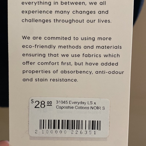 🎈$10 add on. SAGE color NWT Caposhie T-shirt. V neck, 3/4 sleeve. Heavy cotton. - Picture 4 of 6